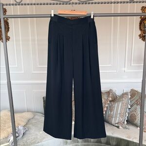 Mondetta Black Wide-Leg Pleated Trousers Size M NWT